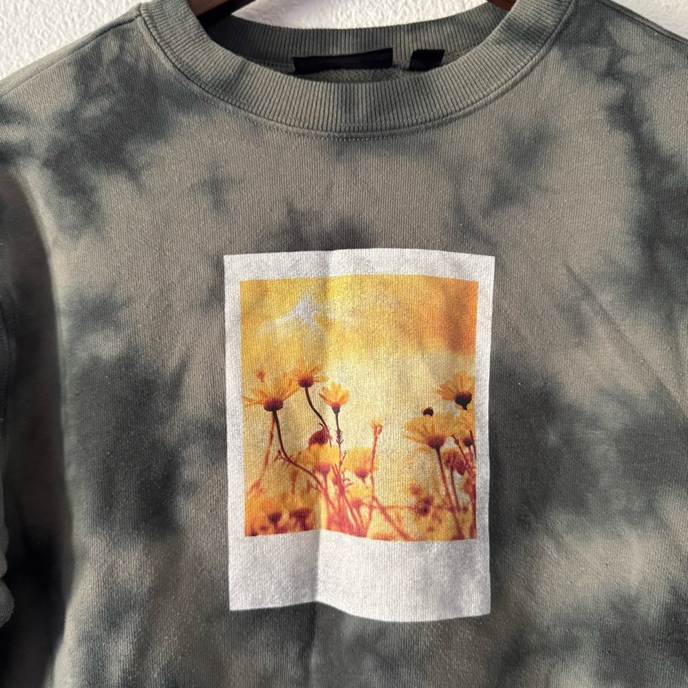Polaroid Tie-Dye Crop Sweatshirt Floral Vintage Photo Print Oversized Small - Picture 4 of 10